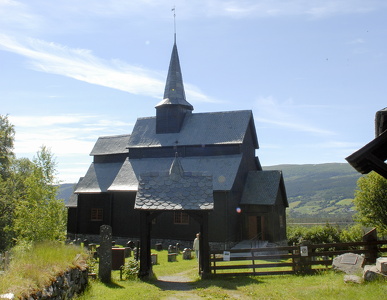  Høre stavkirke