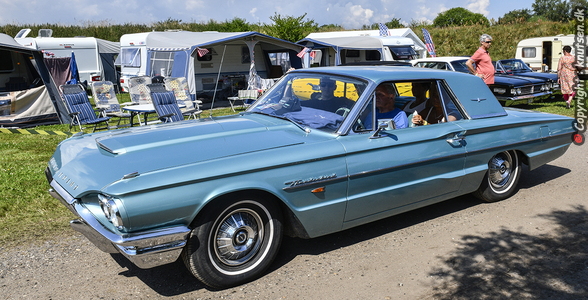 1964 Ford Thunderbird